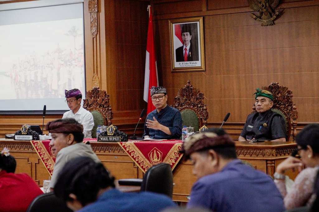 Wabup Suiasa Pimpin Rakor Persiapan Pelaksanaan Upacara Melasti dan Tawur Agung Kesanga